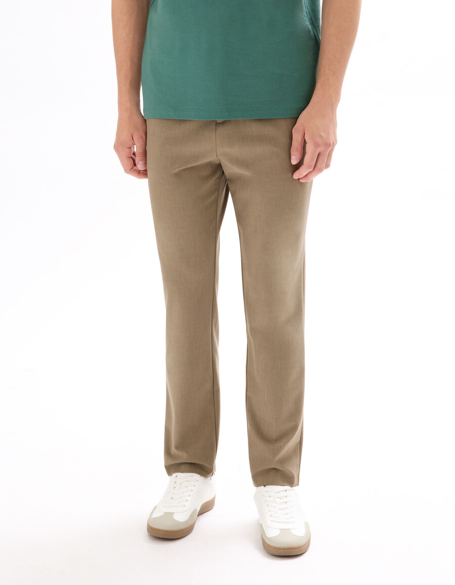 hellbeige schmal geschnittene stretchhose in 78-länge für den ganzen tag