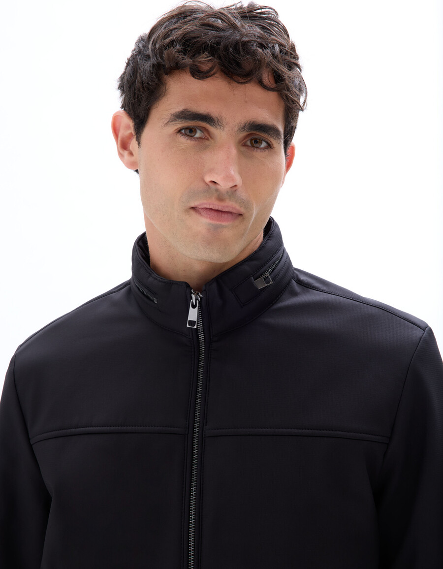 softshelljacke mit stehkragen