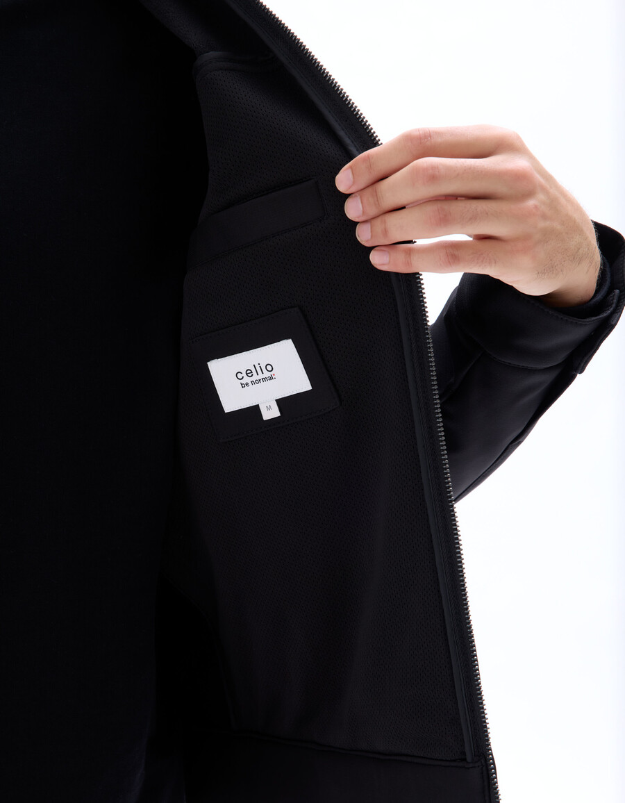 softshelljacke mit stehkragen