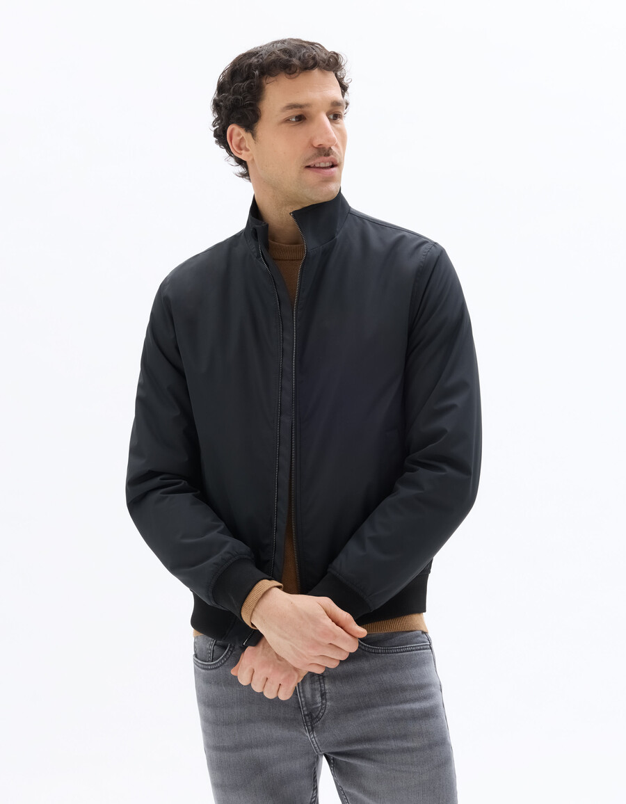 schwarze drycore-jacke mit stehkragen