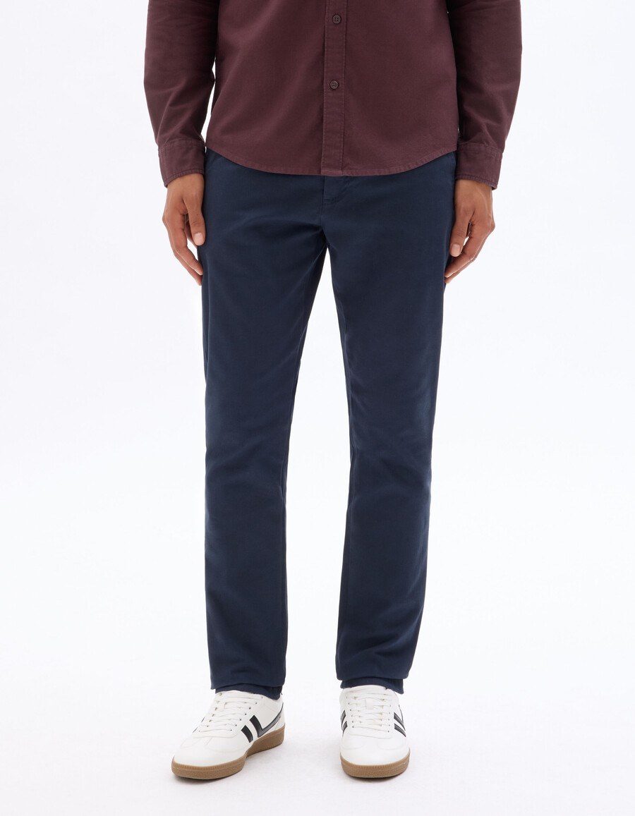 schmal geschnittene chino-hose aus stretch-baumwolle standardlänge
