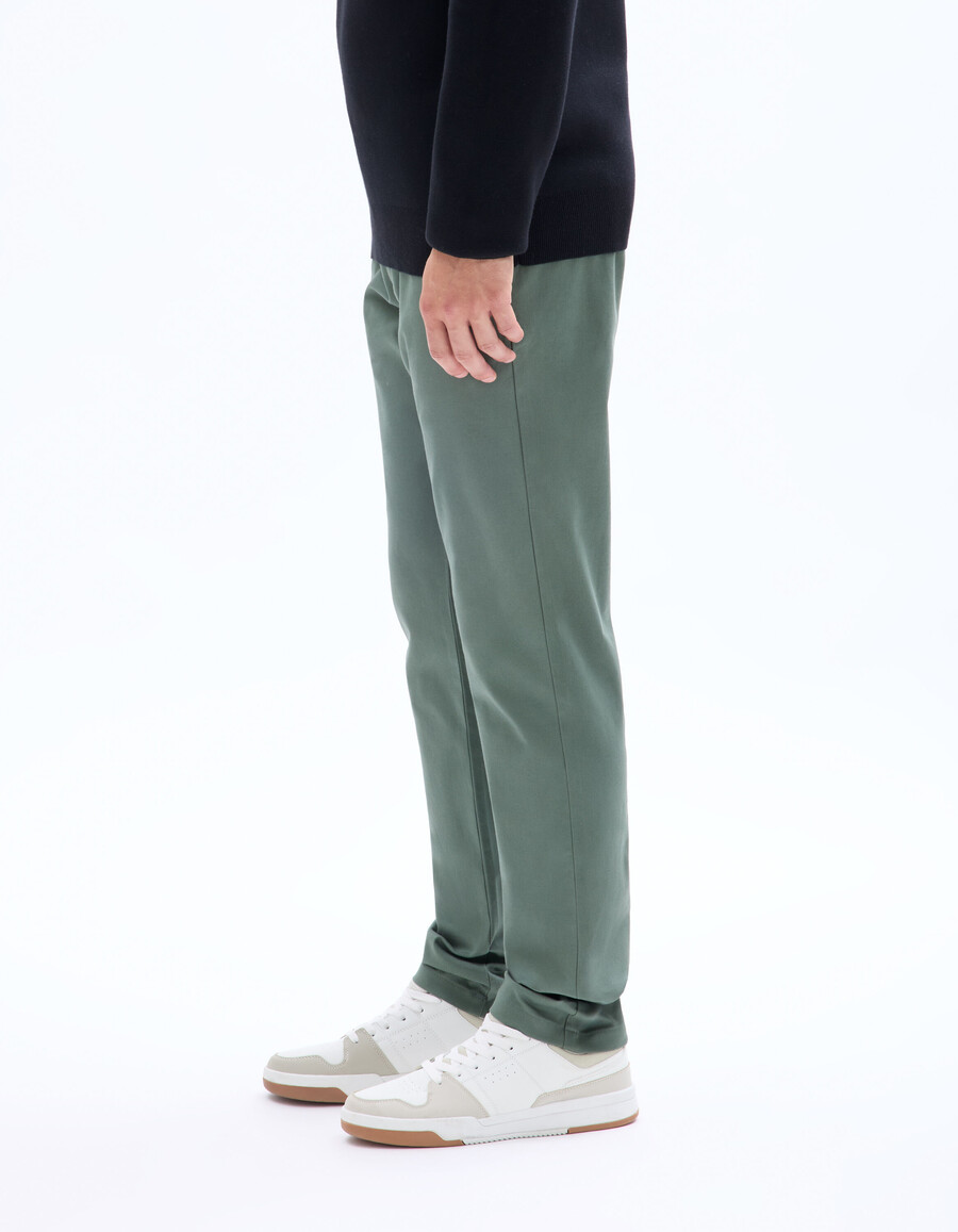 schmale chino-hose aus stretch-baumwolle