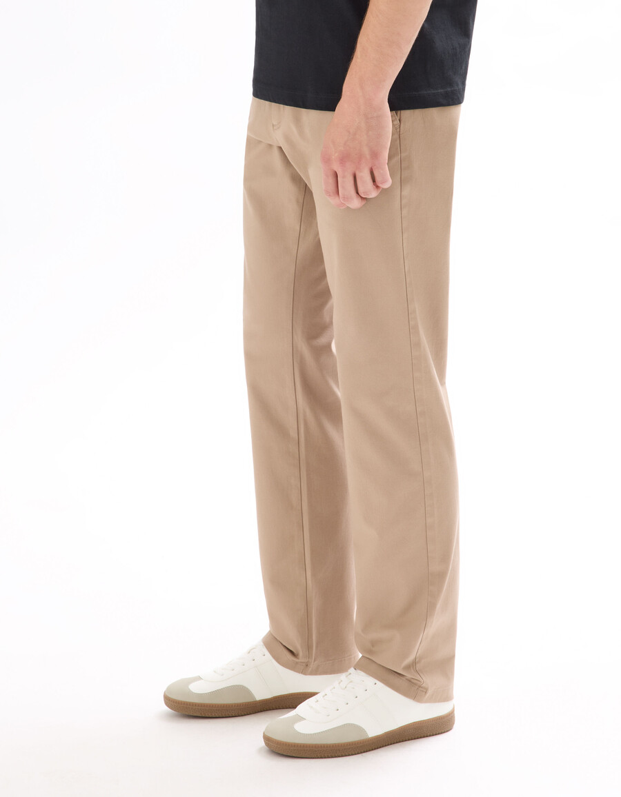 gerade geschnittene chino-hose aus stretch-baumwolle standardlänge