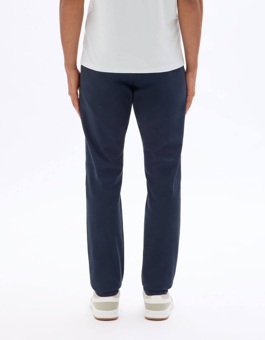 schmal geschnittene chino-hose aus stretch-baumwolle kurzelange ausführung