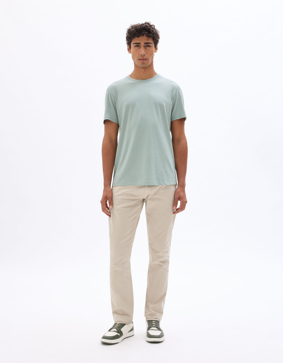schmal geschnittene chino-hose aus stretch-baumwolle kurzelange ausführung