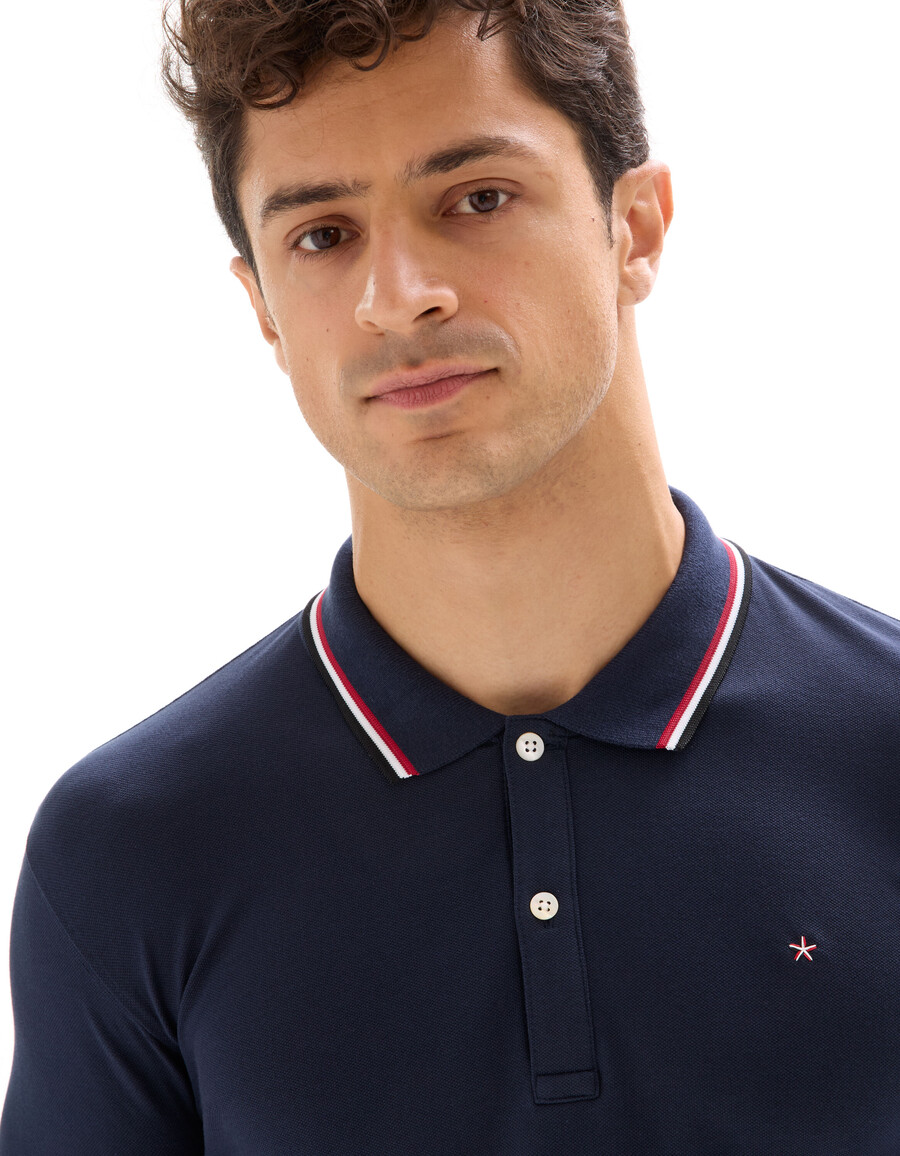 schmal geschnittenes poloshirt aus stretch-baumwollpiqué