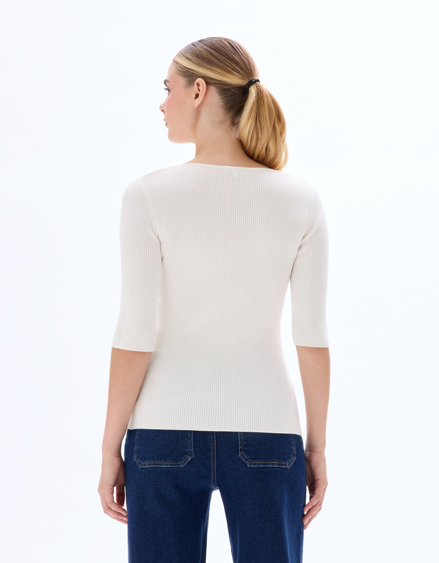 geripptes strick-t-shirt mit eckigem ausschnitt