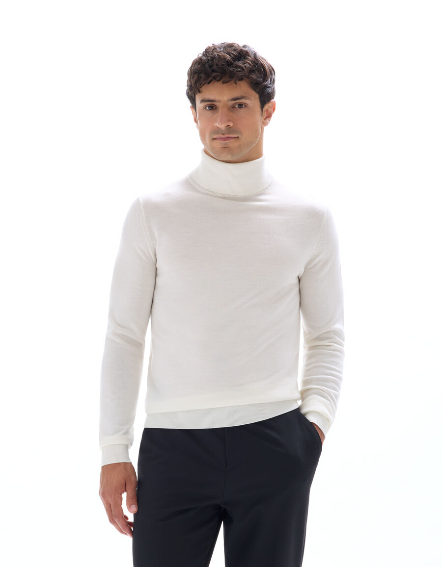 schmal geschnittener rollkragenpullover 100 merinowolle