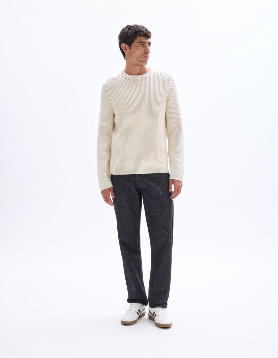 gerippter strickpullover mit rundhalsausschnitt