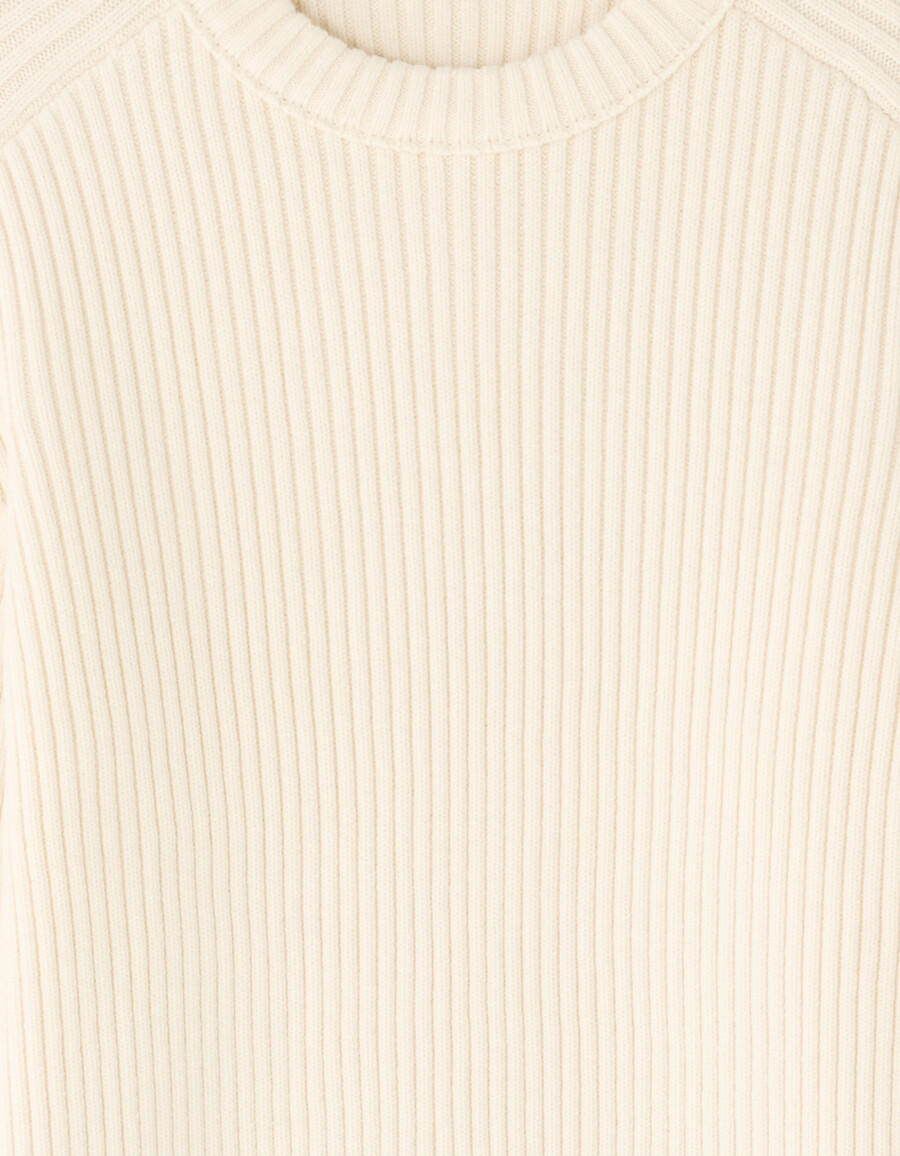 gerippter strickpullover mit rundhalsausschnitt