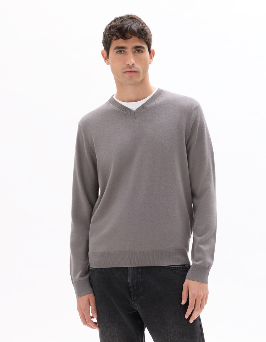 schlichter v-ausschnitt-pullover aus feinstrick