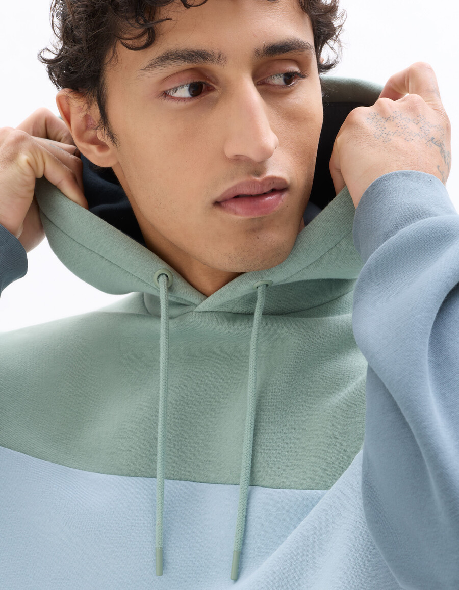 kapuzenpullover mit farbblock-design in regulärer passform
