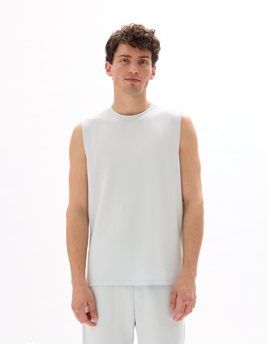 schlichtes tanktop in normaler passform