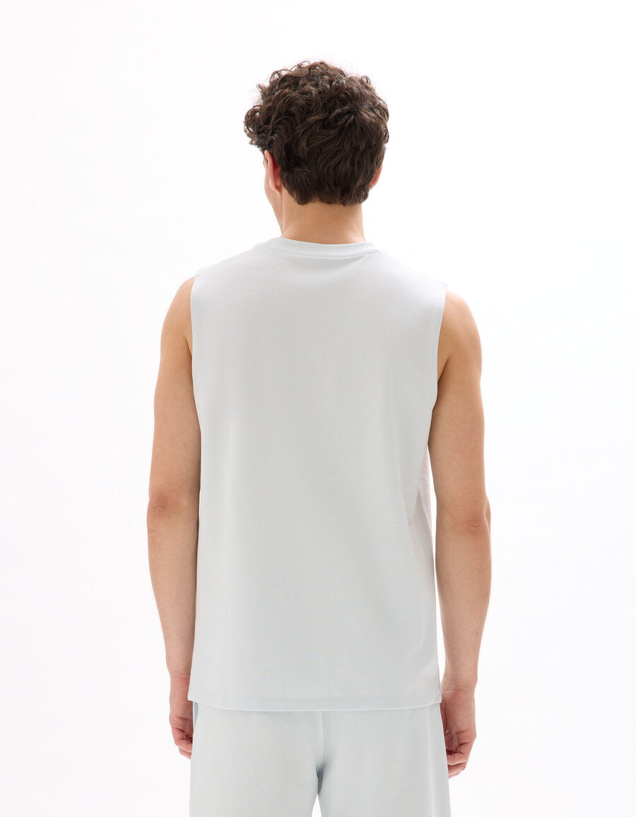 schlichtes tanktop in normaler passform