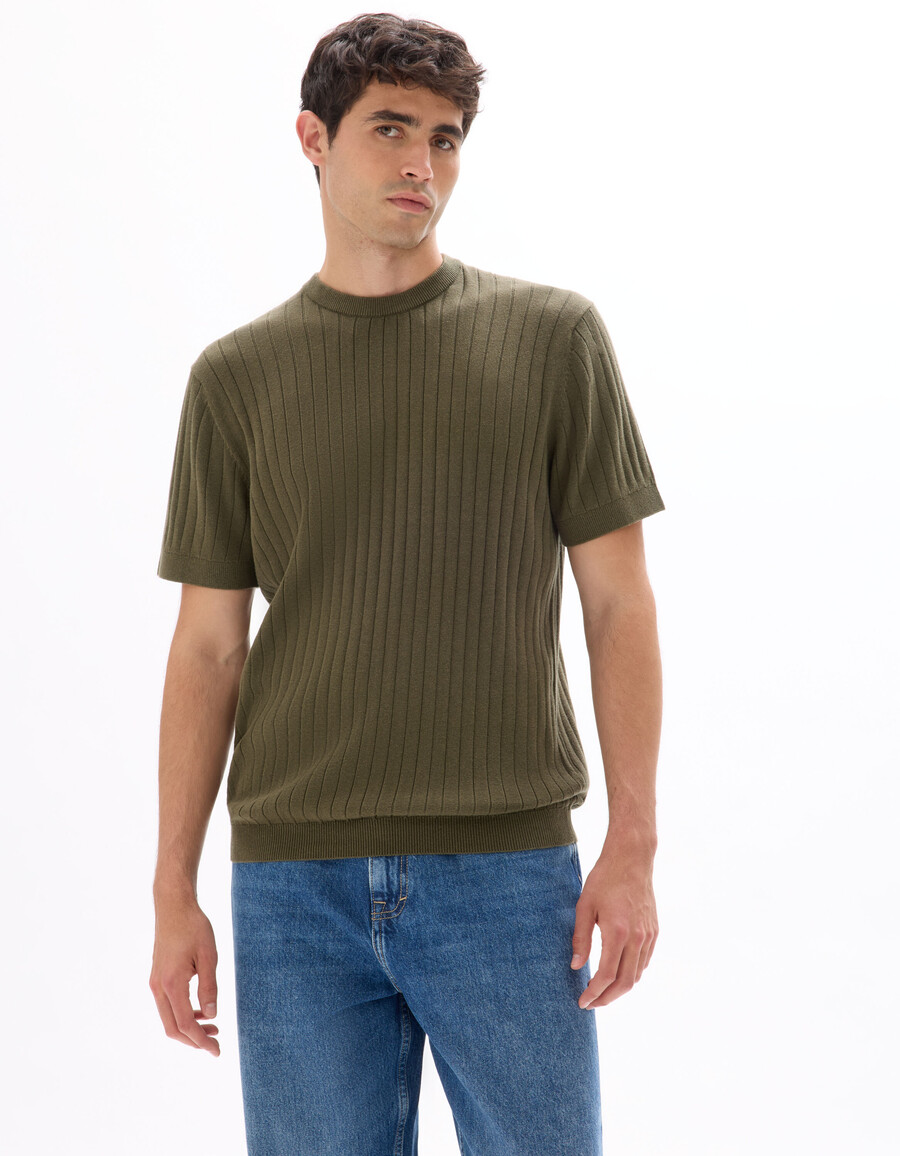 reguläres strick-t-shirt mit rundhalsausschnitt