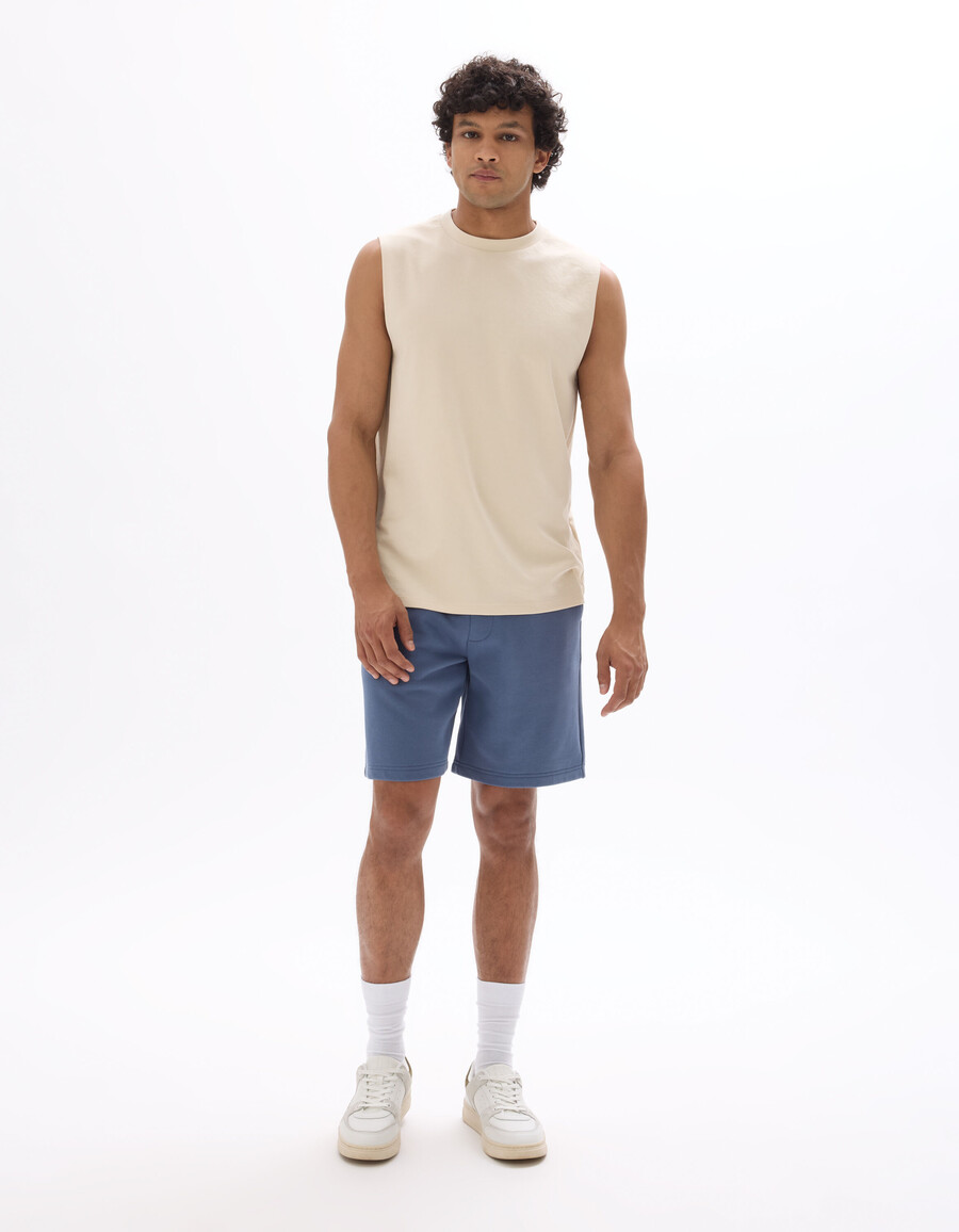 schlichtes tanktop in normaler passform