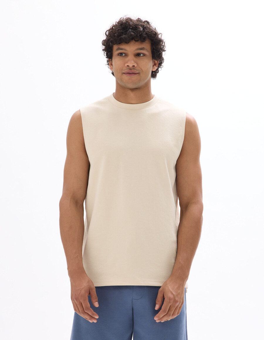 schlichtes tanktop in normaler passform