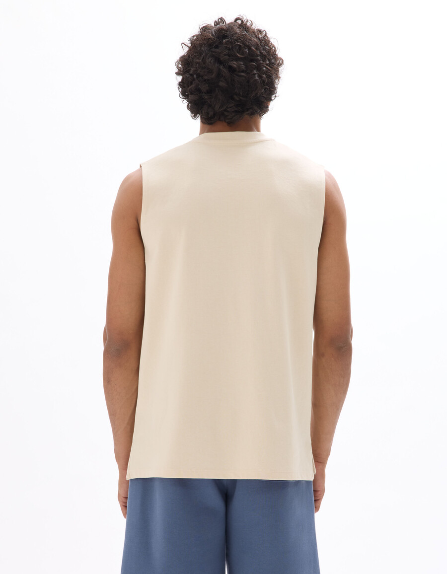 schlichtes tanktop in normaler passform