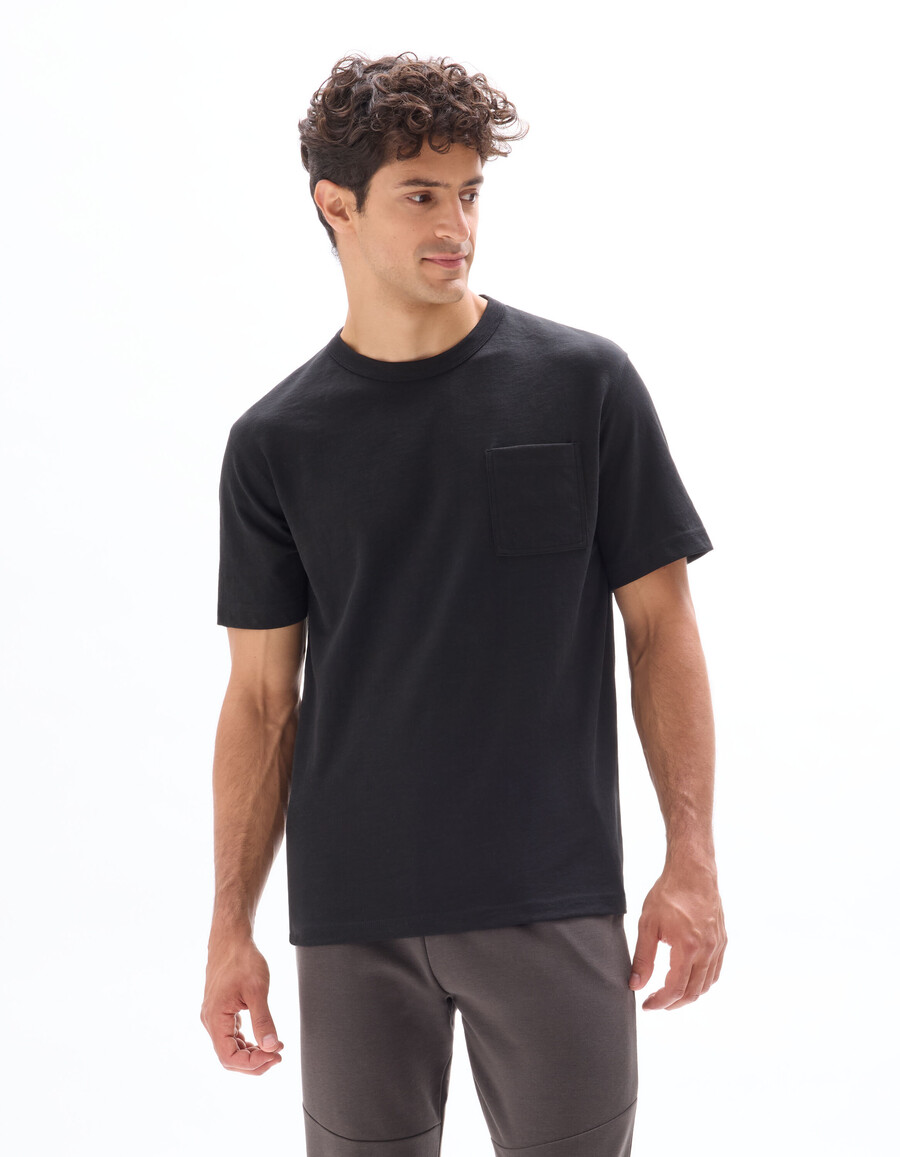 kastenförmiges t-shirt mit rundhalsausschnitt und slub-struktur