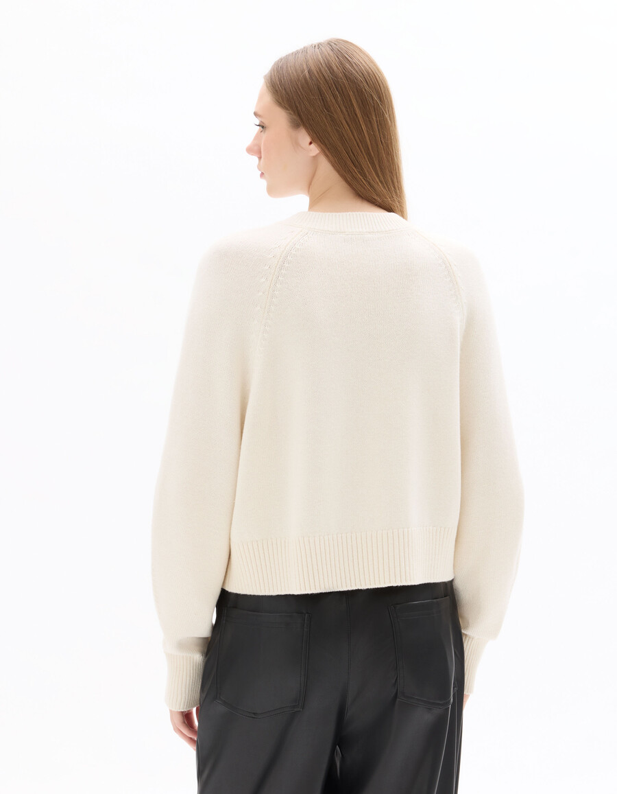 kurzer cardigan aus glattem strick
